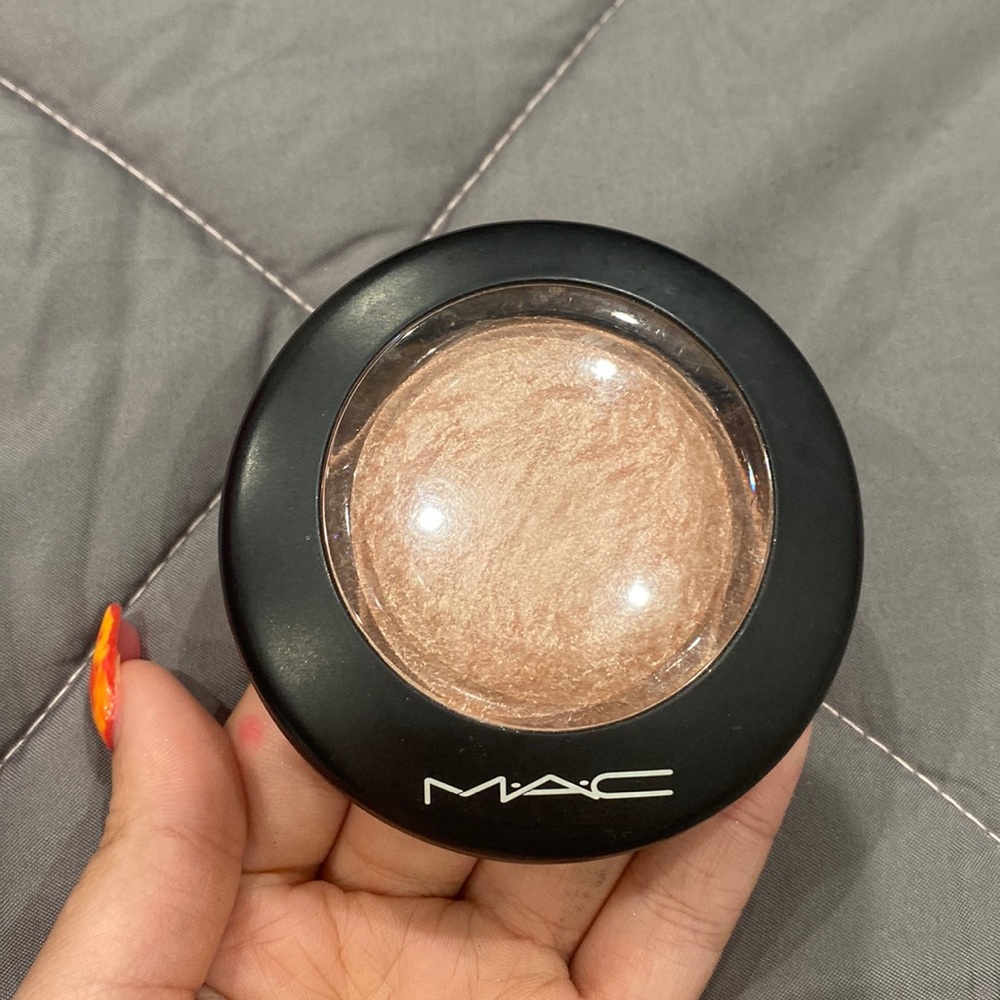 Mac soft and gentle mineralize skin finish